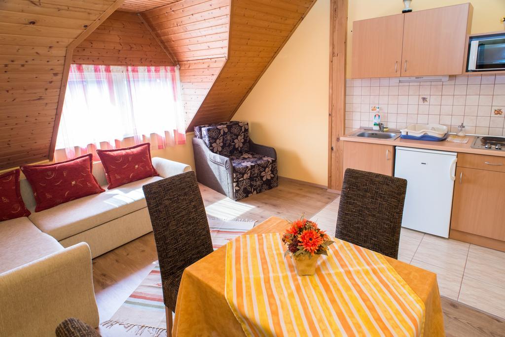 Andrea Apartmanhaz Balatongyörök المظهر الخارجي الصورة